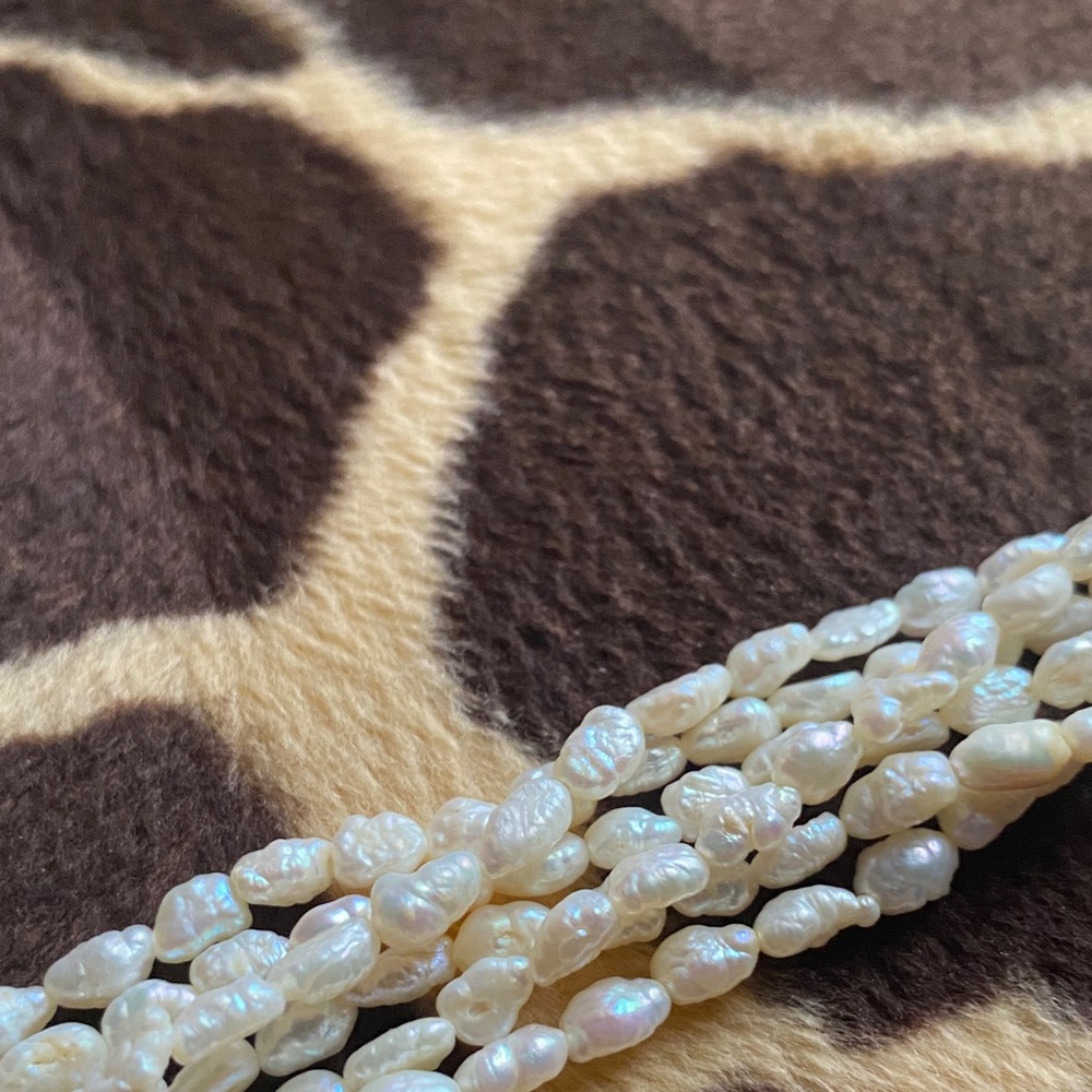 Vintage Cultured Freshwater Rice Pearl 6 Strand Bracelet with Gold Tone Clasp - Picture 3 of 7
